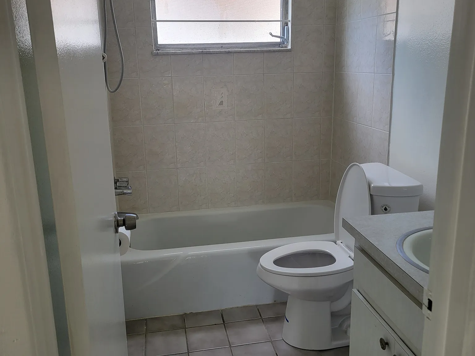 1 bed, 600 sqft, $1,200 — Photo 3