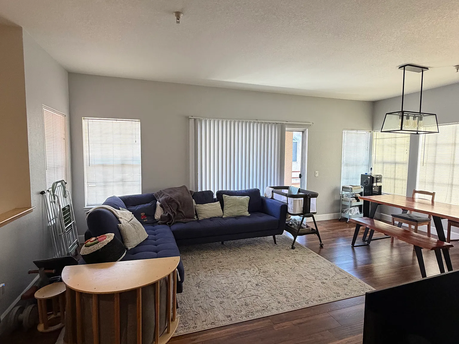 3 bed, 2.5 bath, 1352 sqft, $3,850 — Photo 3