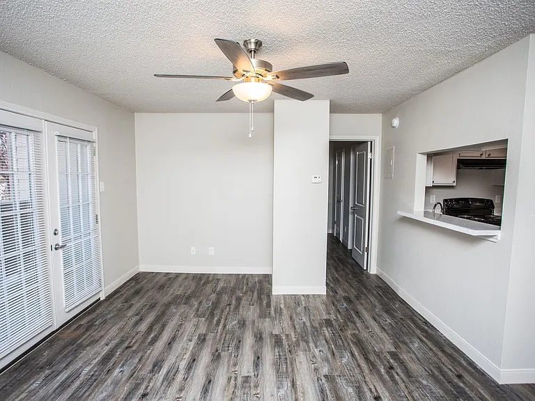Saddlewood Apartments — Photo 16