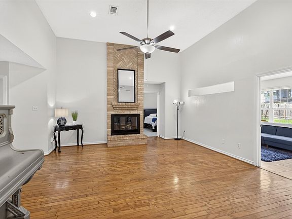 5th image of 9206 Kirkleigh St