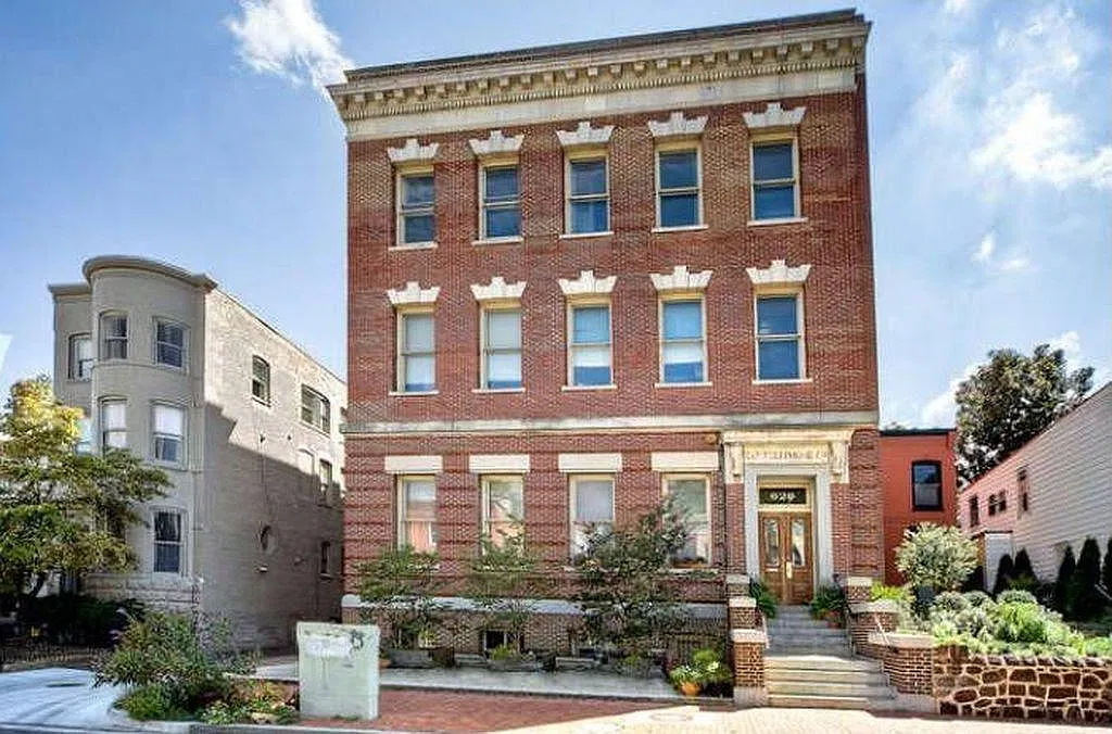 629 Constitution Avenue NE — Photo 3