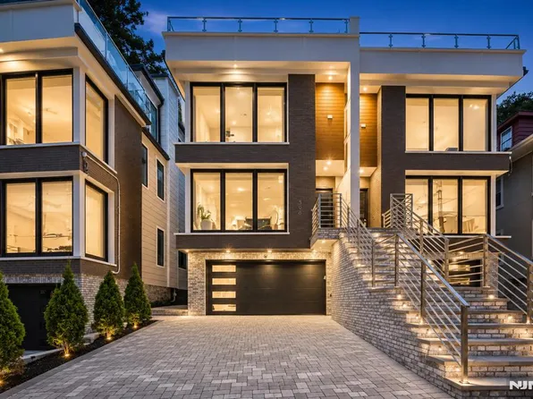 506 Undercliff Ave, Edgewater, NJ 07020