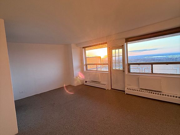 4th image of 700 Victory Blvd APT 11