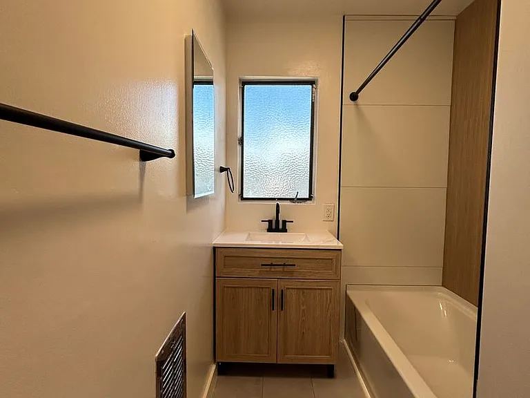 82 College Dr #86 — Photo 11