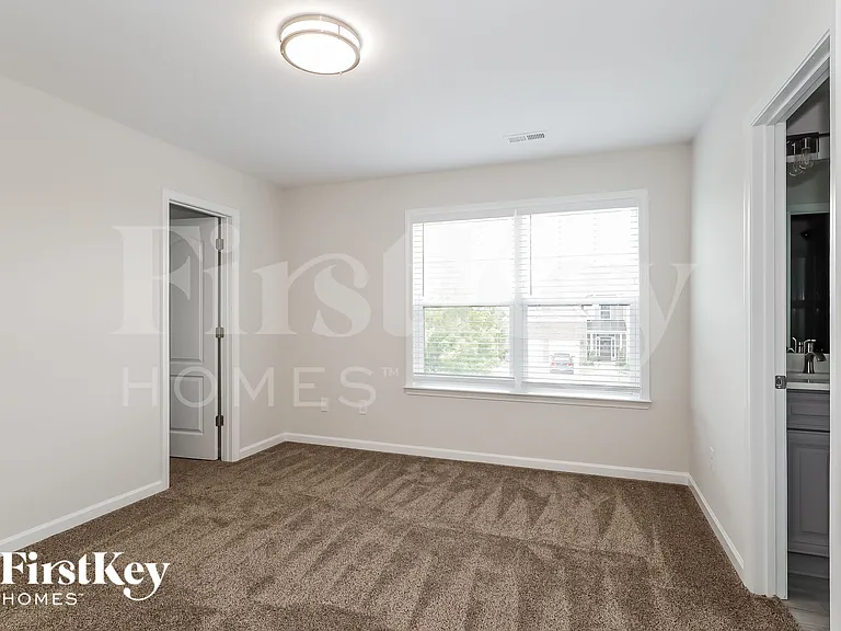 2641 Kinmere Dr — Photo 11