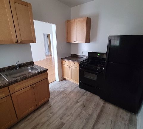 4th image of 6938 S Crandon Ave APT 3E