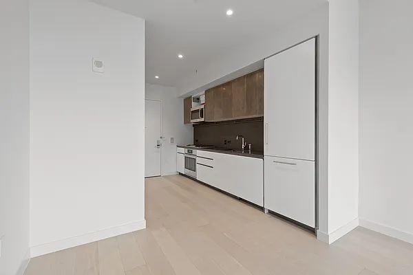 Rented by Ankor Management | media 10