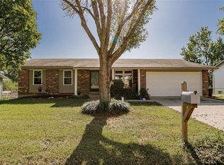 722 Boca Chica Dr, Fenton, MO 63026