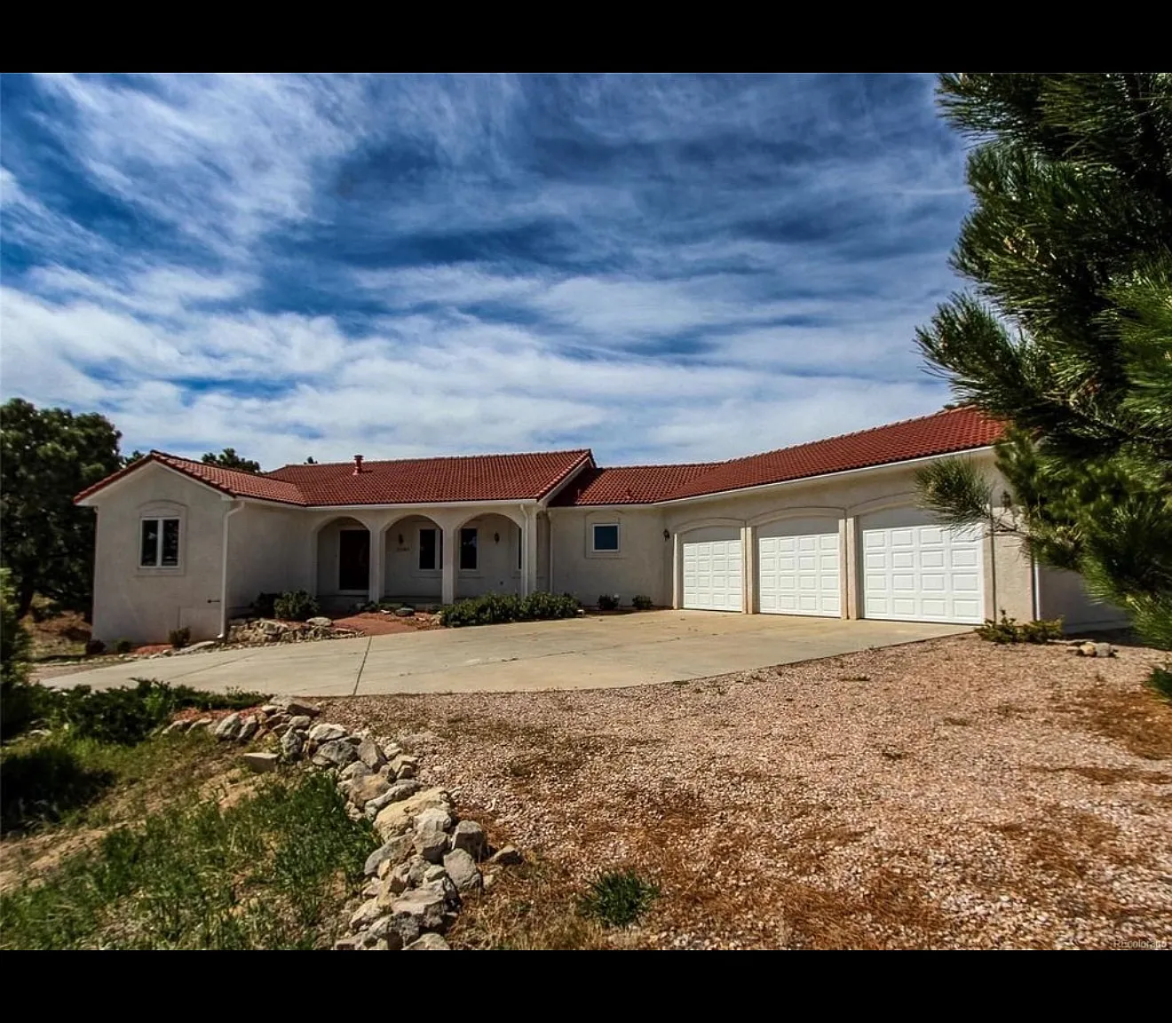 5 bed, 4734 sqft, $6,000 — Photo 3