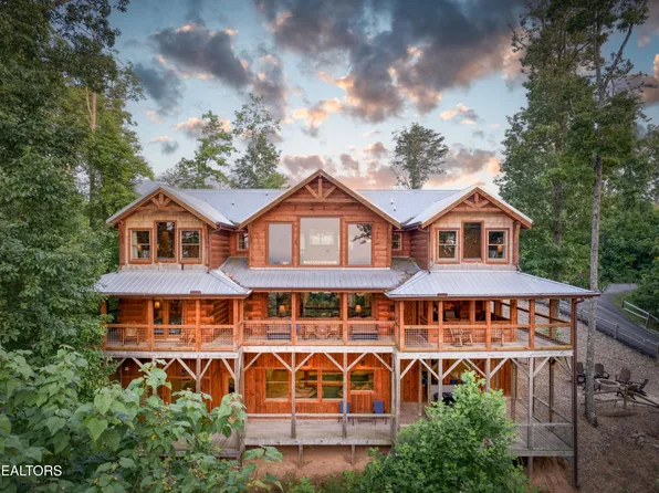 809 Pinecrest Way, Sevierville, TN 37862
