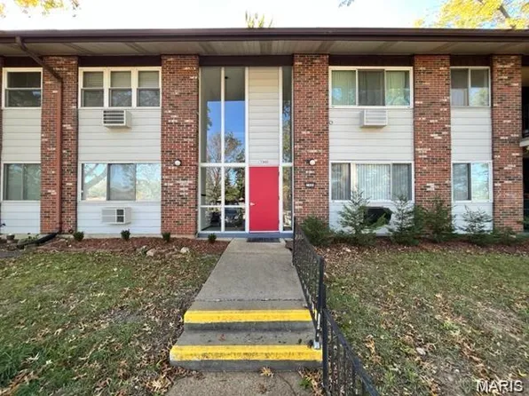 7300 Sieloff Dr APT D, Hazelwood, MO 63042