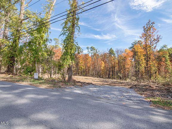 4th image of 93a Sand Hill Road