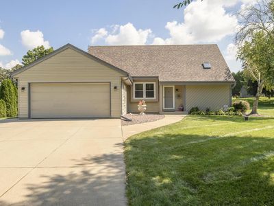 W273S2112 Fenway DRIVE NORTH North, Waukesha, WI, 53188