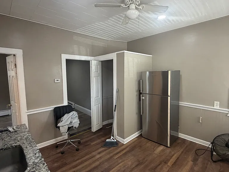 531 Ash St #1 — Photo 3