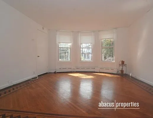 Rented by Abacus Properties | media 10