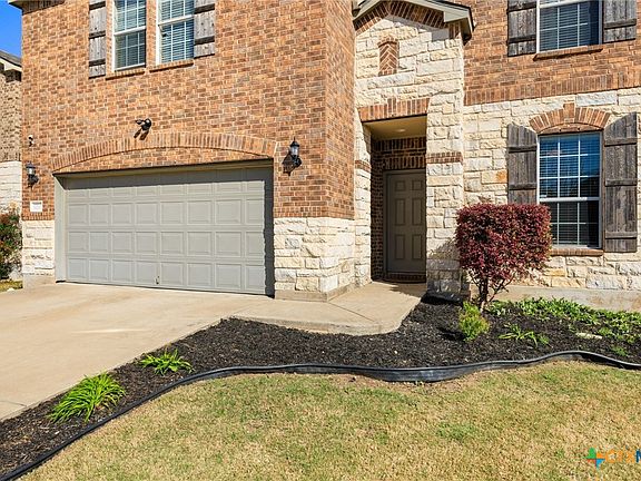 4th image of 1215 Cozy Creek Dr