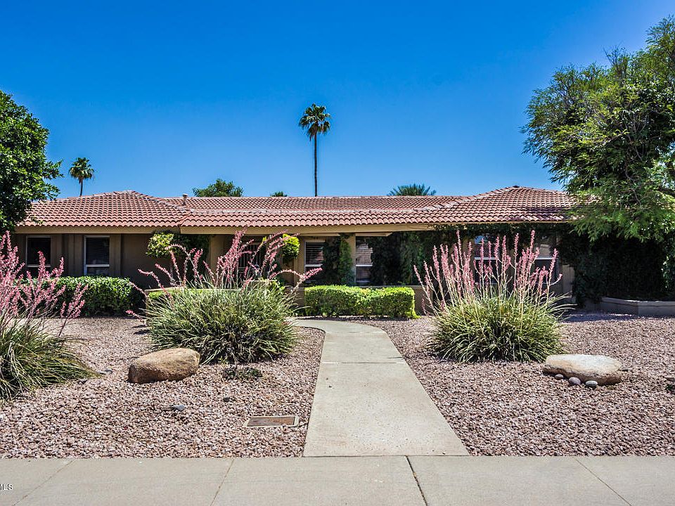 1st image of 211 W Country Gables Dr