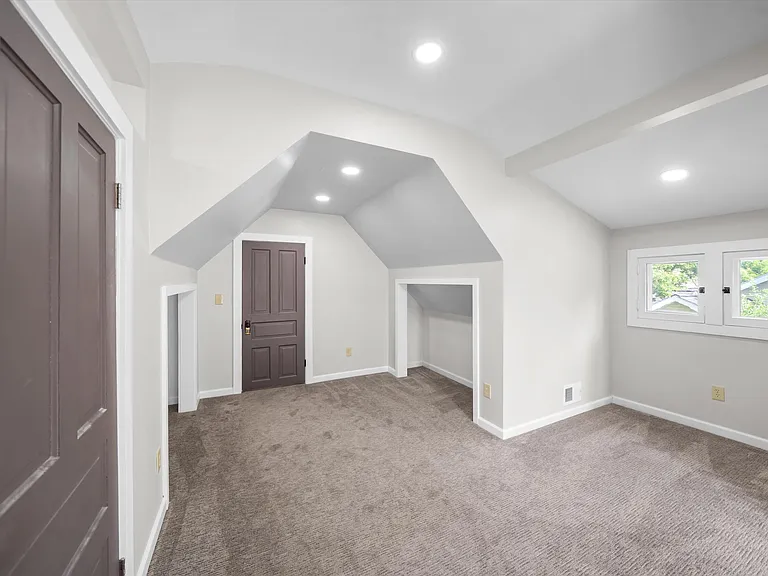 227 West St — Photo 40