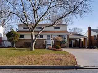 3518 Woodland Ave, Windsor, ON N9E 1Z8