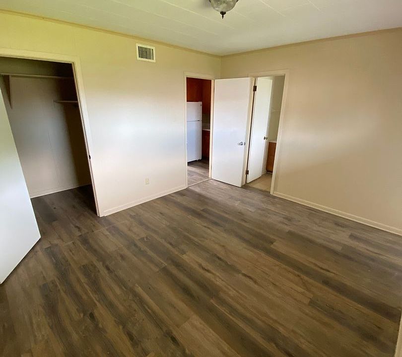 1st image of 1600 Badt Ave #7