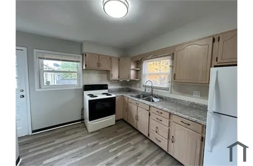 3748 Saint James Ave Photo 1