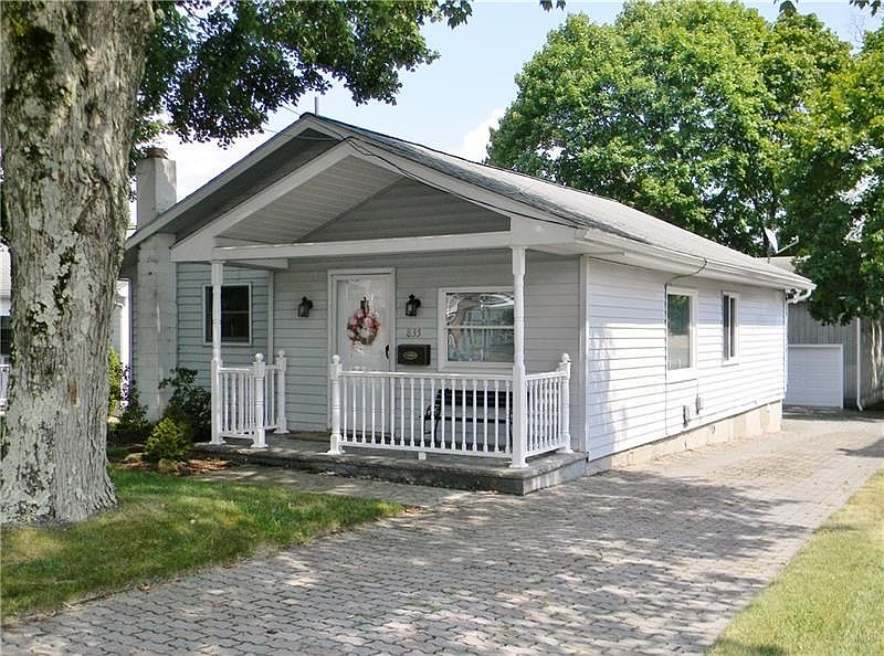 2nd image of 835 Carnegie Ave