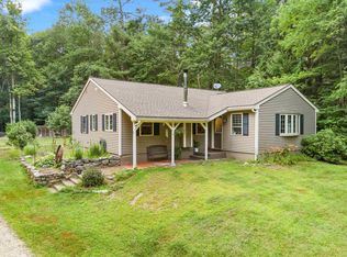 8 Lochwood Dr, New Boston, NH 03070