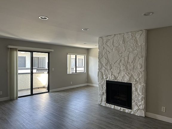 5th image of 12633 Burbank Blvd #2B-2Ba