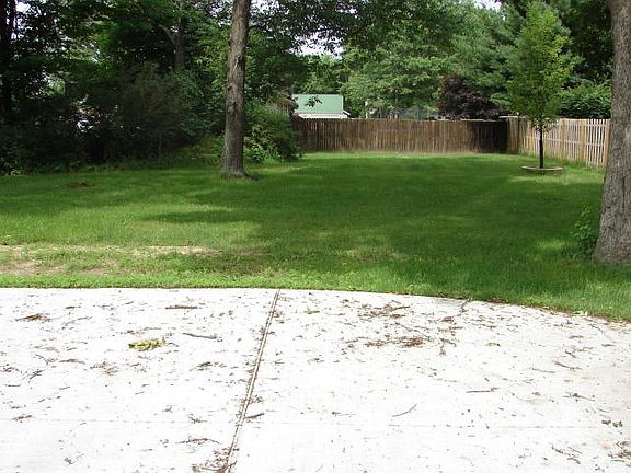 3rd image of 775 E Centre Ave