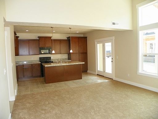 3rd image of 402 E Horse Creek Dr #109