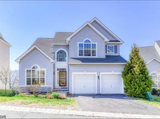 267 Winding Hill Dr, Hackettstown, NJ 07840