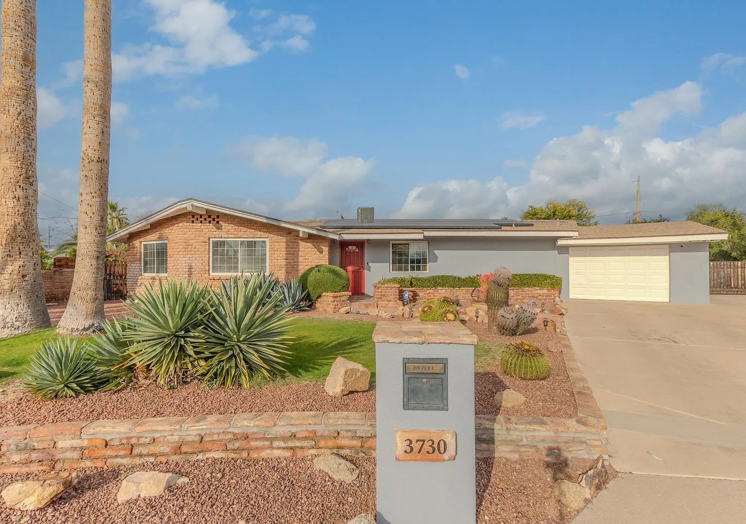 3 bed, 2.0 bath, 1830 sqft, $3,500 — Photo 2