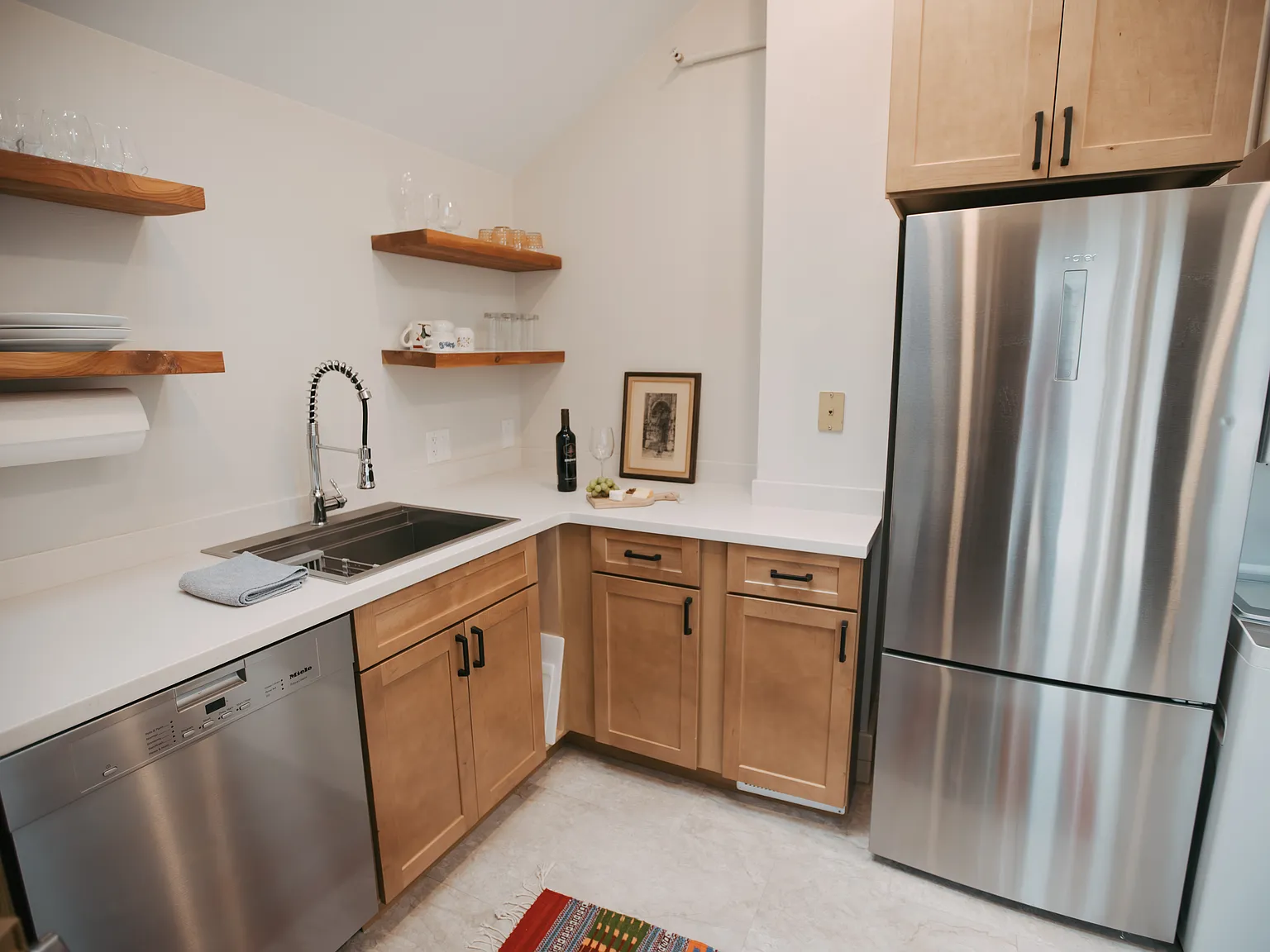803 E Front St — Photo 4
