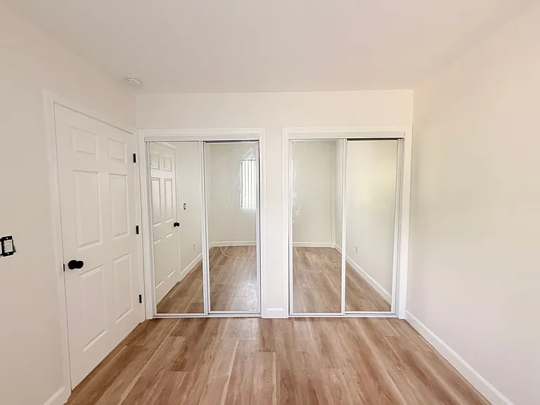 1815 S Burlington Ave — Photo 11