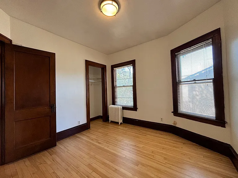 614 5th St NE — Photo 35