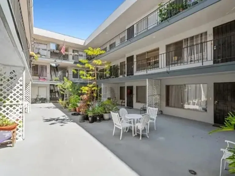 120 Alamitos Ave #9 — Photo 2