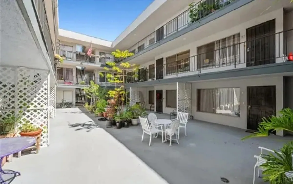 Building Photo - 120 Alamitos Ave #9