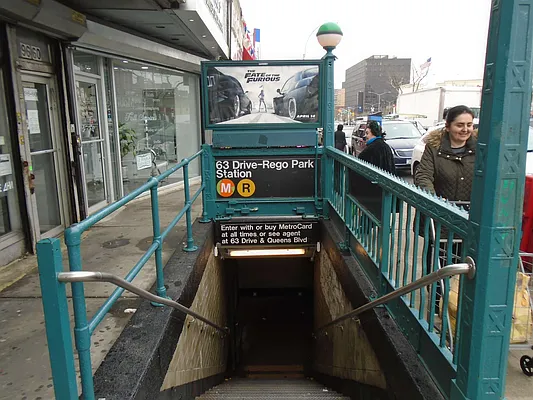 Rented by 18 REALTY | media 15