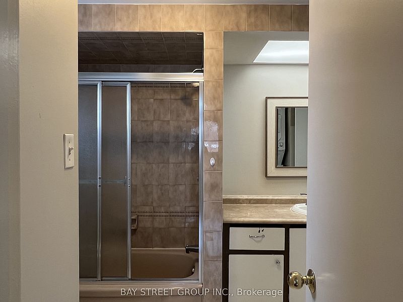 Mississauga House for rent - 3 Bedrooms — photo 12