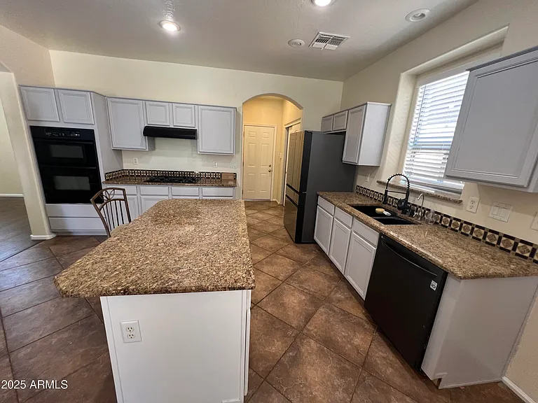 16209 W Hilton Ave — Photo 6