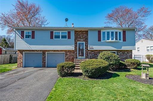 3rd image of 124 De Fillipo Dr