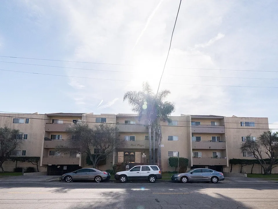 Park Plaza Apartments