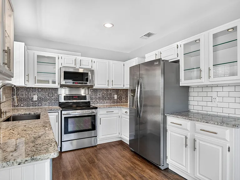 1521 San Roy Dr — Photo 15