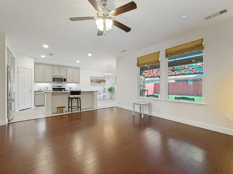 1421 Grackle Dr — Photo 8