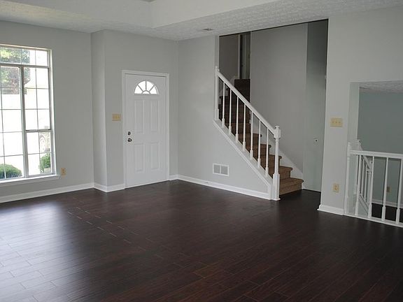 5th image of 688 Shore Dr