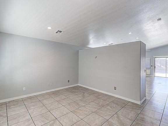 4th image of 12906 W Voltaire Ave