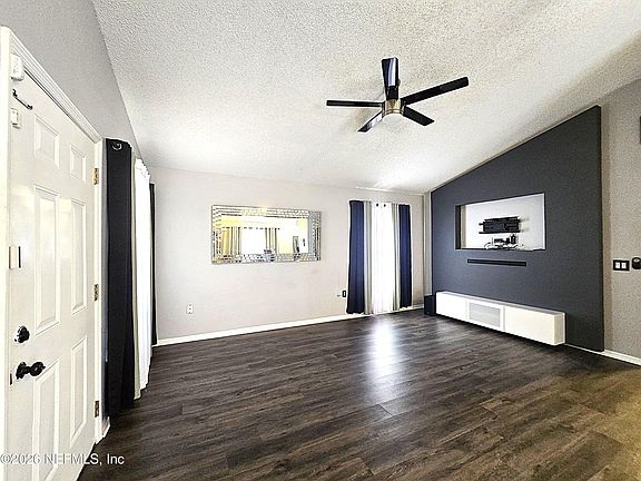 3rd image of 3560 GILMORE HEIGHTS Road N