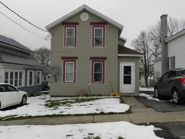287 W 8th St, Oswego, NY 13126