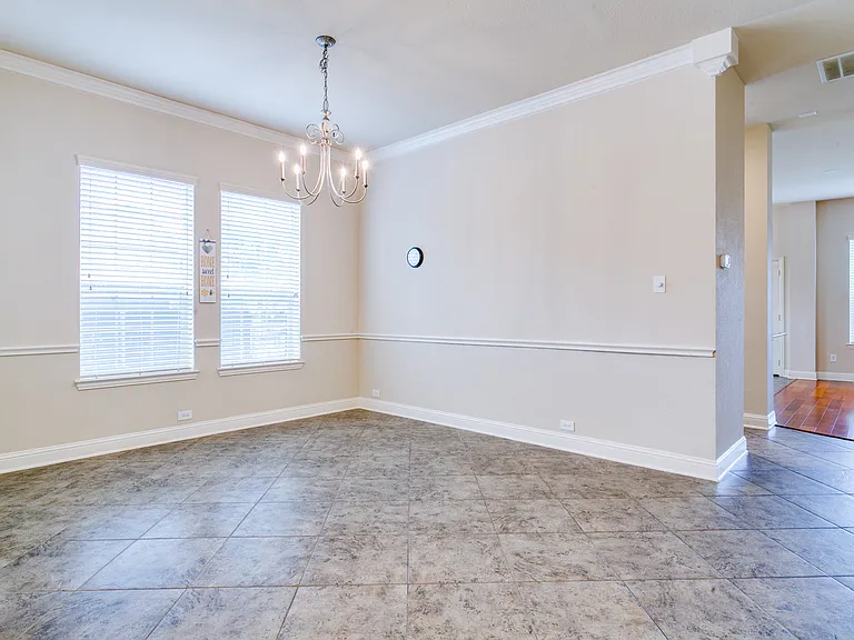 3116 Hereford Dr — Photo 5
