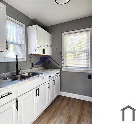 3rd image of 20405 Sorrento St
